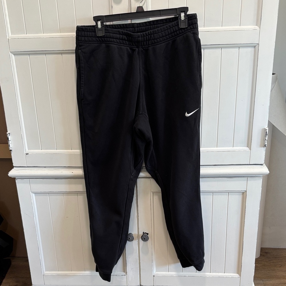 Nike Men’s Black Jogger Sweats SZ L
